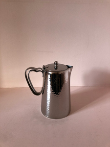 Carafe à boisson décorative en acier inoxydable martelé avec couvercle, élégante carafe à eau en métal pour hôtel, restaurant, traiteur - Product Image 3
