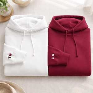 เสื้อฮู้ดดี้ปักลายหัวใจแบบกำหนดเอง ผ้าคอตตอนผสม ยูนิเซ็กส์ สำหรับฤดูใบไม้ร่วงและฤดูหนาว สวมใส่สบายบุด้วยผ้าฟลีซ - Product Image 1