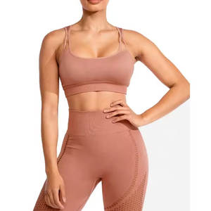 Sujetador deportivo ajustable con espalda cruzada y relleno, de alto soporte, con copas moldeadas no extraíbles y tela que absorbe el sudor. - Product Image 4