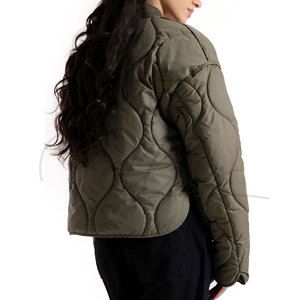 Nouvelle arrivée : Meilleure veste courte matelassée personnalisée pour femme, en tricot crocheté, rembourrée en polyester, coupe-vent et imperméable pour l'hiver - Product Image 6