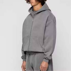 Sweat à capuche pour homme en molleton français, couleur unie, délavé à l'acide, avec logo brodé personnalisé, coupe oversize, épaules tombantes, poche kangourou, style décontracté - Product Image 3