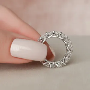 Anillo de Eternidad con Diamantes Cultivados en Laboratorio, Corte Redondo, Certificado IGI, Velorique - Product Image 4