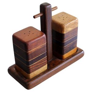 Salero y pimentero de madera para servicio de mesa en restaurantes, cocina y presentación elegante de comidas - Product Image 1