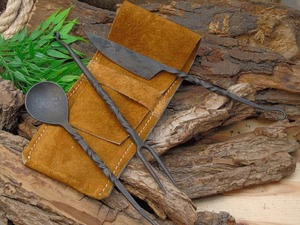 Juego de cubiertos de mesa de acero al carbono OEM/ODM personalizado hecho a mano con cuchillo de chef de hierro de hoja recta y mango ancho negro para uso en cocina - Product Image 4