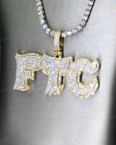 Colgante de Moissanita Personalizado con Tres Letras |   Oro Amarillo de 14K |   Probador de Circuitos |   Colgante Unisex |   Colgante de Hip Hop con Letras Personalizadas - Product Image 4