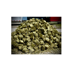 Heno de Alfalfa Premium de Alta Calidad en Cubos y Pellets para Caballos, Perros, Ganado, Cerdos y Peces - Grado Alimenticio 25kg/saco - Product Image 4