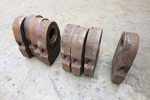 Fabriqué au Vietnam OEM Article en acier moulé recherché par le haut Tête de marteau résistante aux chocs Broyeur à marteau Pièces d'usure Prix raisonnable Personnalisé - Product Image 4