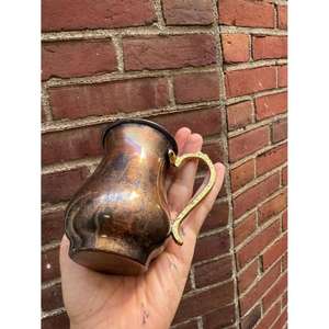 แก้วทองแดงโบราณ ด้ามจับทองเหลือง ช้อนเคลือบแลคเกอร์ แก้วเบียร์แฟนซีแบบใช้ซ้ำได้ 500 มล. เก็บความร้อน ฉนวนกันความร้อน สแตนเลส ป้องกันการรั่วซึม - Product Image 3