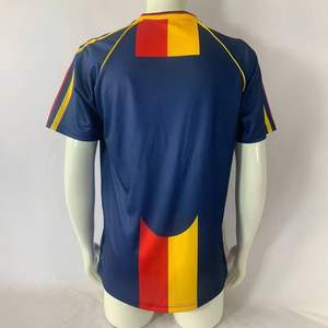 Tenue de football personnalisée en tissu à séchage rapide, maillots et uniformes de football imprimés et uniformes de football simples pour jeunes - Product Image 5