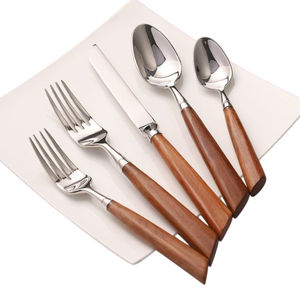 Ensemble de couteaux à fromage en acier inoxydable doré faits à la main, manche en résine blanche, accessoires de cuisine et de salle à manger modernes et écologiques pour la maison - Product Image 5