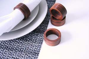 Anneaux de serviette en bois durables et écologiques, fabriqués artisanallement, pour des dîners de prestige, des fêtes, Thanksgiving et Noël - Product Image 2