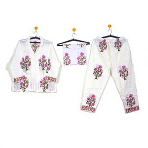 Nuevo diseño de la mejor calidad, ropa de dormir con estampado de manga larga para mujer Floral, tela de algodón, Conjunto de pijama transpirable suave para mujer - Product Image 1