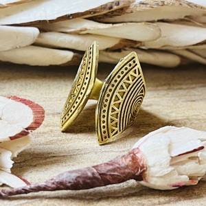 Bague en laiton au design de luxe, motif bouclier tribal, pour femme, plaqué or 18 carats, cercles géométriques concentriques, bijoux enveloppants, vente en gros/OEM - Product Image 4