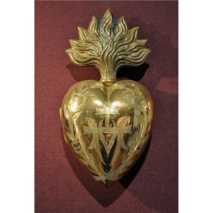 Venta al por mayor: Decoración de pared de latón vintage con Sagrado Corazón, Corazón Flameante, exquisito grabado, exvoto, artesanía metálica, adorno para el hogar o capilla. - Product Image 1