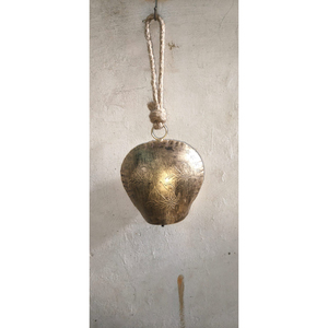 Campana Navideña de Metal Dorado Envejecido con Forma de Corazón, Adorno Rústico con Cuerda de Yute, Decoración Colgante para Fiestas Estilo Shabby Chic - Product Image 6