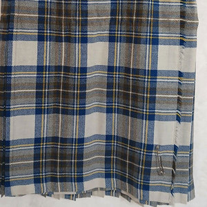 Jupe plissée écossaise Stewart en mélange de laine à carreaux bleus matelassés, style kilt, bleu beige 2026 - Product Image 5