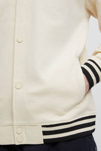 Chaqueta Universitaria de Béisbol para Hombre con Mangas de Cuero y Logotipo Personalizado, Bordado, para Parejas, Chaqueta Varsity Blanca - Product Image 5