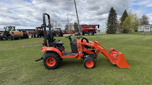 Tracteur 2026 BX2680 MAVERICK CORPORATE LOGISTICS 210HP 4x4 à transmission par engrenages, usage intensif, garantie 5+ ans, prêt à l'exportation du Texas - Product Image 4
