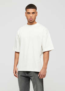 T-shirt fabriqué par des fabricants OEM personnalisable en coton de haute qualité, col rond, manches courtes, logo oversize imprimé - Product Image 2
