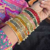 Fabricants professionnels de bracelets décoratifs en verre kashmiri pour femmes, fabriqués en usine, bracelets goutte de pluie pour femmes, Churiyan par Star Impex