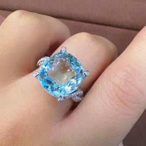 Bague artisanale Santa Maria en aquamarine, bijoux fins, cadeau de luxe pour fiançailles et mariage, pierre précieuse élégante et unique pour femme - Product Image 3