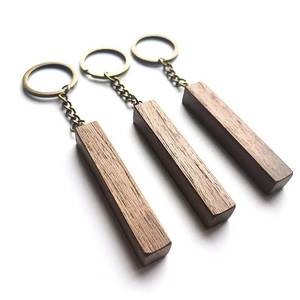 Porte-clés en bois découpé au laser fait main, forme personnalisée, logo gravé, photo imprimée, porte-clés en bois personnalisé, fournisseur de cadeaux personnalisés - Product Image 4
