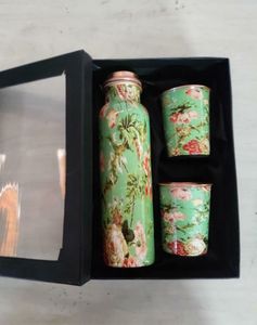 Ensemble de bouteilles d'eau en cuivre imprimé avec deux verres, vaisselle ayurvédique, gourde de yoga et de gym, flacon de voyage réutilisable en métal, design marbré liquide - Product Image 5