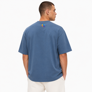 Camiseta informal extragrande para hombre con corte holgado, tela suave, mangas cortas y cuello redondo que ofrece movimiento cómodo para los días de verano. - Product Image 3