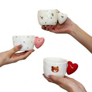 Tasse à café ou à dessert en céramique de style coréen avec poignée en forme de cœur, peinte à la main, pour la maison, idéale comme cadeau - Product Image 1
