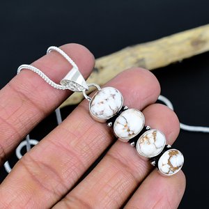 Pendentif artisanal en pierre précieuse Cheval Sauvage : Bijou fait main en argent sterling 925 - Product Image 1