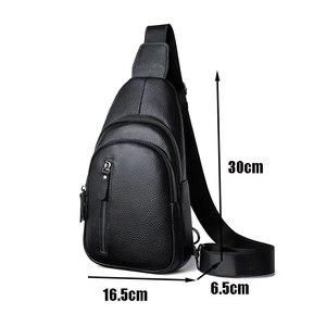 Bolso de Pecho de Cuero Negro Genuino para Hombre, Bolso Bandolera Premium con Correa Ajustable - Product Image 4