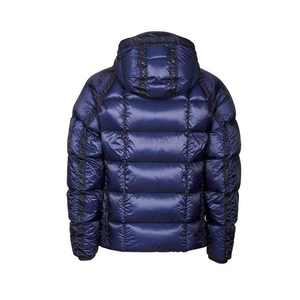 Chaqueta Acolchada con Capucha para Hombre, Negra, Cortavientos, Relleno de Poliéster, Cierre de Cremallera, Corte Regular, Color Sólido, Estilo Casual de Invierno - Product Image 2