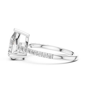 Anillo de Compromiso de Diamante Cultivado en Laboratorio con Corte Esmeralda y Halo Oculto, Banda Pavé Elegante, Anillo de Diamante para Propuesta - Product Image 3