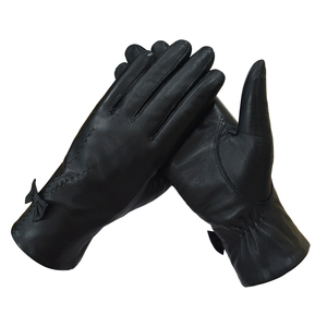 Guantes de Carreras de Cuero Negro con Detalle de Lazo, Unisex, Estilo Pull-On, Resistentes al Viento, para Uso Diario - Product Image 4