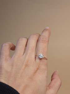 Anillo de Diamante Cultivado en Laboratorio de 1 Quilate y 6 Puntas en Oro de 18K |   Anillo de Compromiso y Boda de Lujo con Certificación IGI |   Joyería nupcial de moda - Product Image 2
