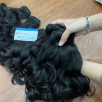 Cheveux vierges non traités de qualité supérieure, extensions de cheveux naturelles ondulées, 100% cheveux humains vietnamiens, en stock