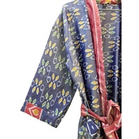 Robe de nuit respirante pour femme, style kimono floral, en soie satinée vintage, faite main en Inde, multi-couleurs, recyclée, inspirée des saris