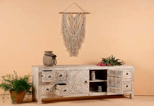 Mueble Bajo de Madera Maciza Blanqueada Tallado a Mano, Gabinete de Almacenamiento Decorativo Rústico, Consola Multimedia Boho para Sala de Estar - Product Image 5