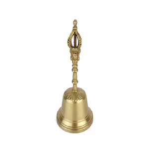 Cloche rituelle dorée élaborée, conçue avec un corps en forme de pétale de lotus et un fini en forme de couronne, disponible à prix de gros. - Product Image 3