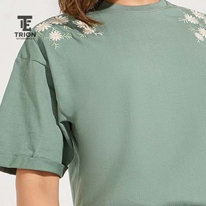T-shirt à manches courtes pour femme, col rond, broderie florale, coupe ample décontractée, vêtements de printemps et d'été, 100% coton, tricoté - Product Image 5