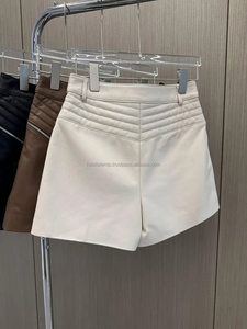 Short en cuir taille haute coupe trapèze pour femme, couleur unie, fermeture éclair avant, style décontracté, blanc - Product Image 2