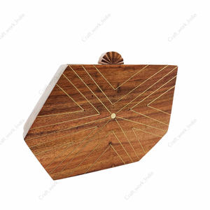 Pochette géométrique en bois artisanale pour femme – Sac de soirée, de mariage ou de cérémonie, rigide et élégant - Product Image 2
