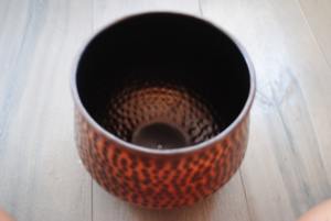 Ensemble de 2 pots à plantes foncés au design martelé intemporel, adaptés aux plantes d'intérieur, à la décoration de la maison, au balcon et au jardin, en provenance d'Inde - Product Image 2