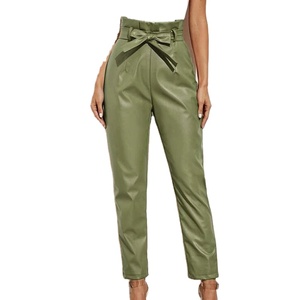 Pantalones de Cuero Ecológicos de Cintura Alta y Pierna Ancha con Diseño de Corazón para Mujer, Estilo Casual Urbano, Color Sólido, Novedad de Invierno - Product Image 1