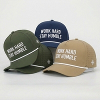 Gorra de Béisbol de 5 Paneles con Logotipo Bordado de Alta Calidad, Diseño Deportivo con Orificios Cortados a Láser, Gorras de Poliéster Gris Personalizadas al por Mayor