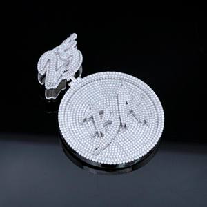 Colgante Personalizado de Plata de Ley Chapado en Oro con Moissanita VVS Iced Out, Estilo Hip Hop, Letra Blanca, Certificado IGI, Engaste de Garra para Hombre - Product Image 3