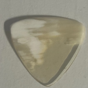 Púa de Guitarra Hecha a Mano con Cuerno de Búfalo, Plectro Triangular Impermeable, Artesanía Natural para Guitarra Acústica y Eléctrica - Product Image 2