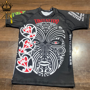 Vente en gros OEM BJJ MMA Rash Guard Premium Noir Multicolore Manches Courtes - Product Image 2