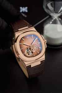 กันน้ำ นาฬิกาสปอร์ต ระบบออโตเมติก สำหรับผู้ชาย Alexander Ferros 6312R-08 หน้าปัดแซฟไฟร์ สายหนัง ตัวเรือนสแตนเลสสตีล 40 มม. - Product Image 2