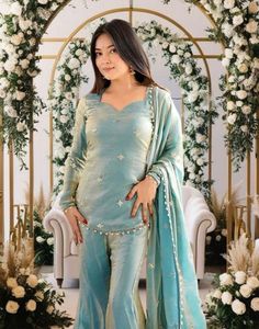 Conjunto Kurti Palazzo de Diseñador, Ropa Étnica Premium, Conjunto de Kurta y Palazzo Indio Estampado y Bordado - Product Image 2